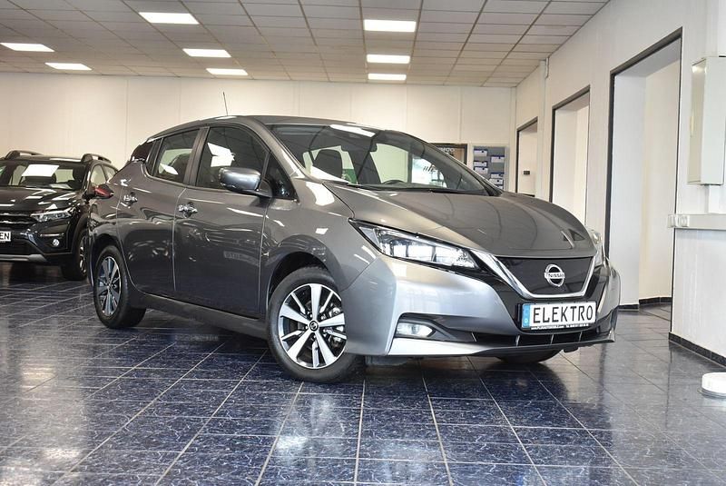 Gebraucht Nissan Leaf Acenta 110 kW (150 PS) 2021 Grau Kleinwagen