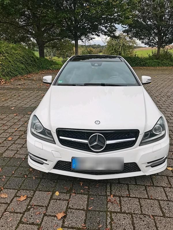 Gebraucht Mercedes C220 170 PS (125 kW) 2014 Weiß Coupé
