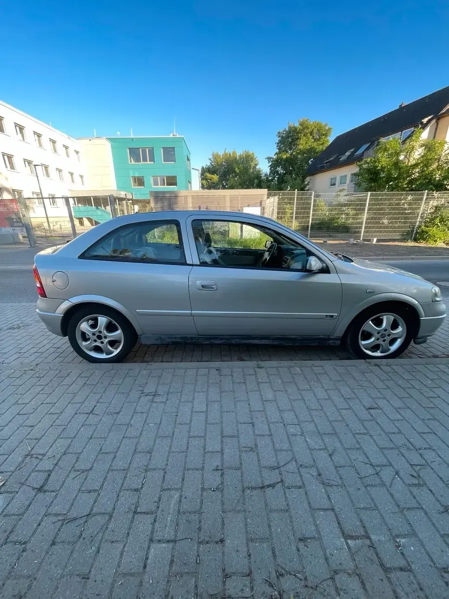 Gebraucht Opel Astra 116 PS (85 kW) 1999 Silber Kleinwagen