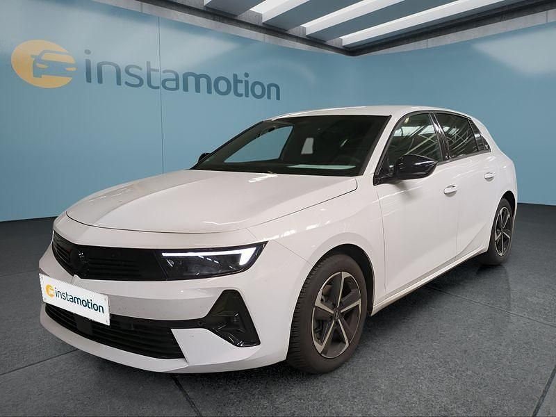 Weiß Gebraucht 2024 Opel Astra Limousine | 24.899 € (Fairer Preis) - Bild 1/4