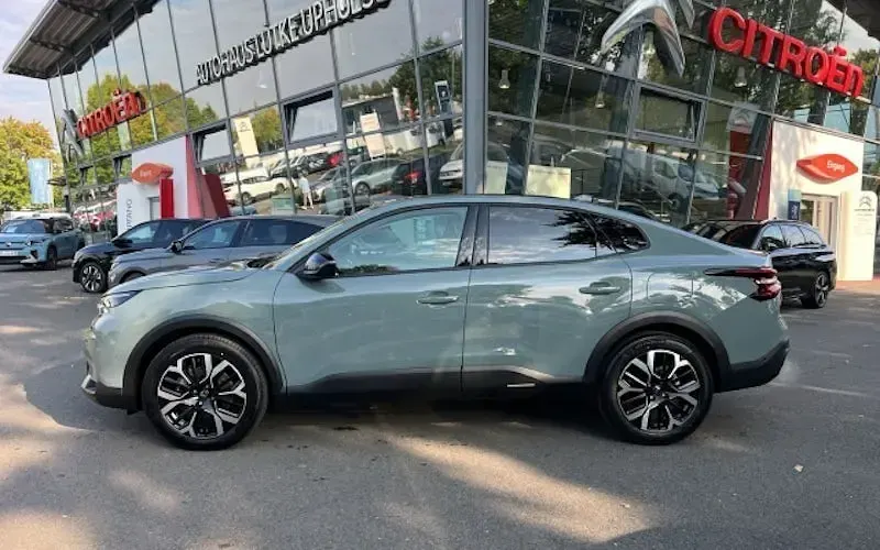 Neu Citroën C4 X PureTech 131 PS (96 kW) 2025 Grün SUV
