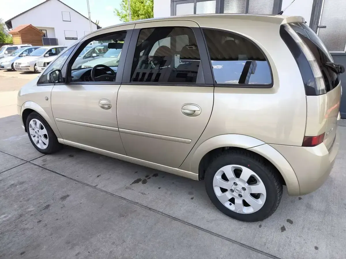 Gebraucht Opel Meriva Edition 90 PS (66 kW) 2006 Champagner silber m2 Van / Kleinbus