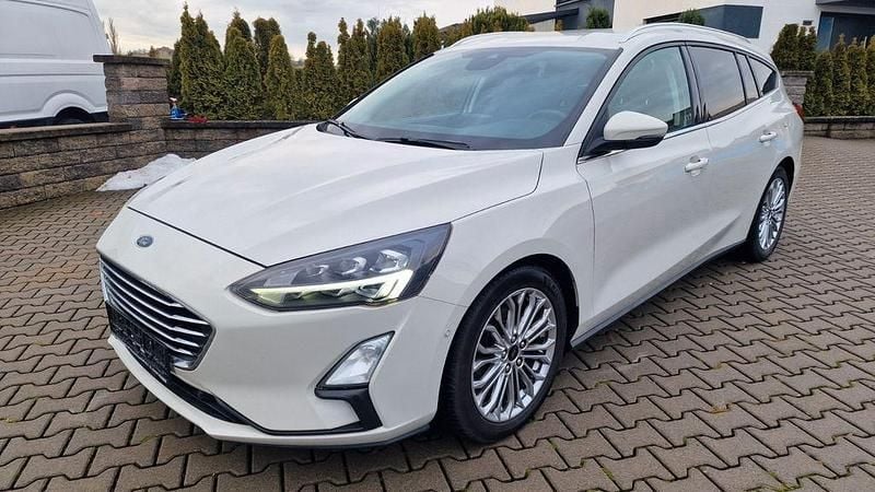 Weiß Gebraucht 2019 Ford Focus Limousine | 7.735 € (Fairer Preis) - Bild 1/4