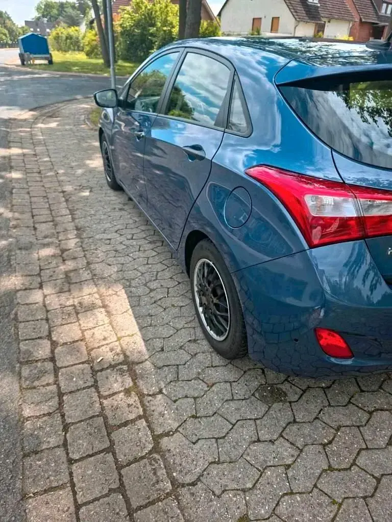 Usado Hyundai i30 99 CV (72 kW) 2014 Gris Familiar