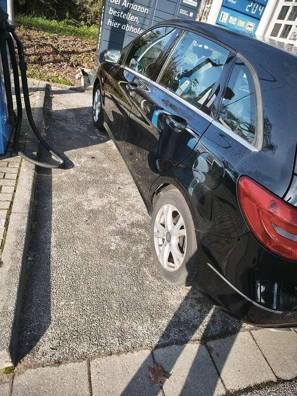 Gebraucht Mercedes B200 Urban 136 PS (100 kW) 2014 Kleinwagen