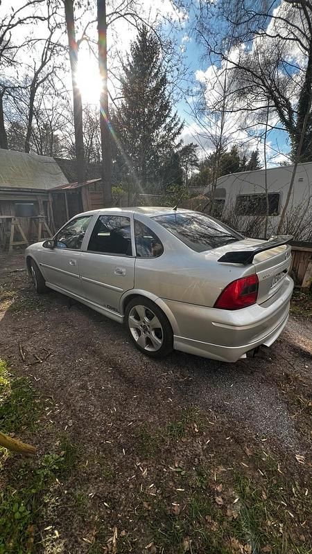 Gebraucht Opel Vectra 101 PS (74 kW) 2001 Silber Limousine