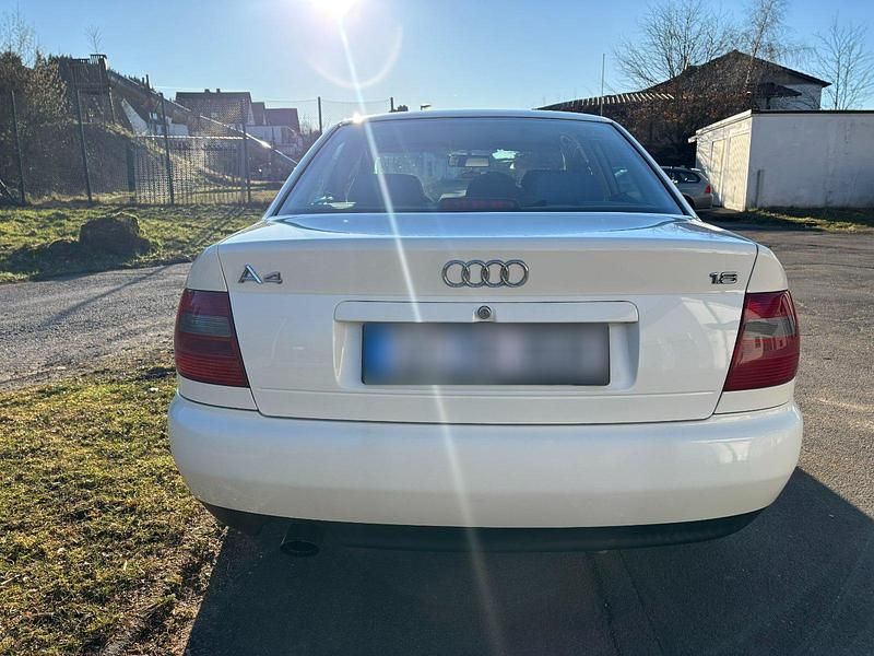 Gebraucht Audi A4 Basis 125 PS (91 kW) 1997 Weiß Limousine