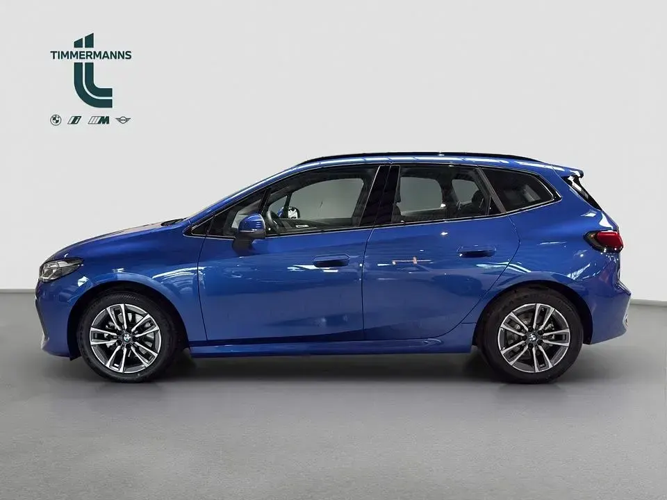 Gebraucht BMW 220 Performance 163 PS (119 kW) 2025 Blau Van / Kleinbus