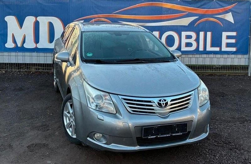 Gebraucht Toyota Avensis Executive 177 PS (130 kW) 2010 Silber Kombi