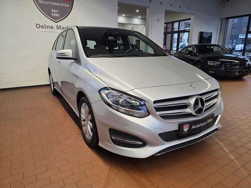Gebraucht Mercedes B180 Style 122 PS (89 kW) 2016 Andere Van / Kleinbus