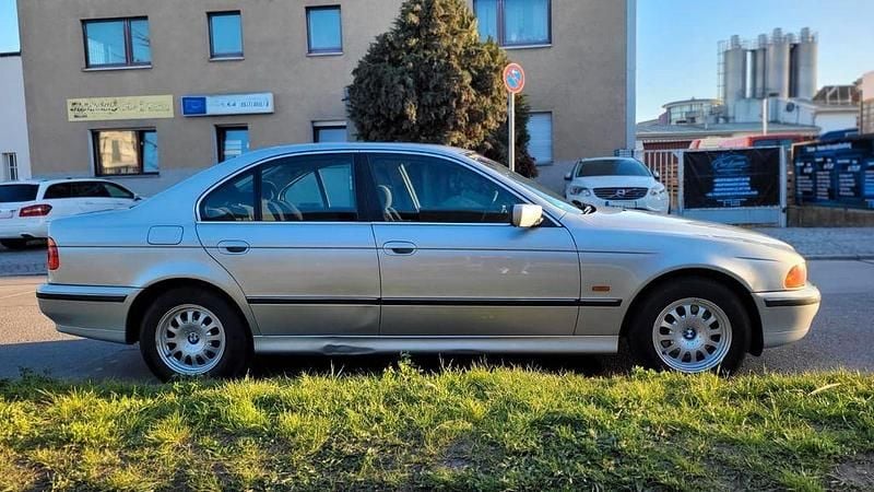 Gebraucht BMW 520 150 PS (110 kW) 1999 Silber Limousine
