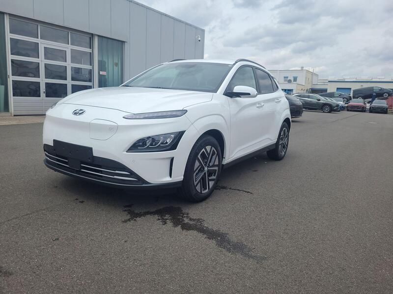 Serenity white Gebraucht 2023 Hyundai Kona Trend SUV | 33.979 € (Fairer Preis) - Bild 1/4