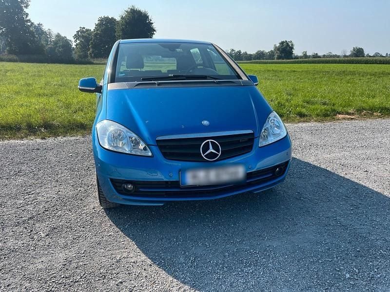 Blau Gebraucht 2009 Mercedes A150 Kleinwagen | 2.600 € (Guter Preis) - Bild 1/4