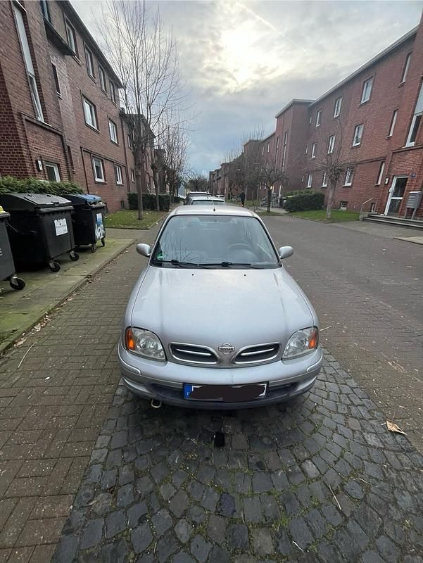 Silber Gebraucht 2002 Nissan Micra Kleinwagen | 1.200 € (Fairer Preis) - Bild 1/4