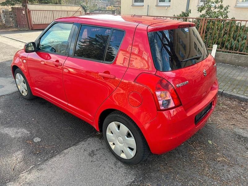 Gebraucht Suzuki Swift 92 PS (67 kW) 2008 Rot Kleinwagen
