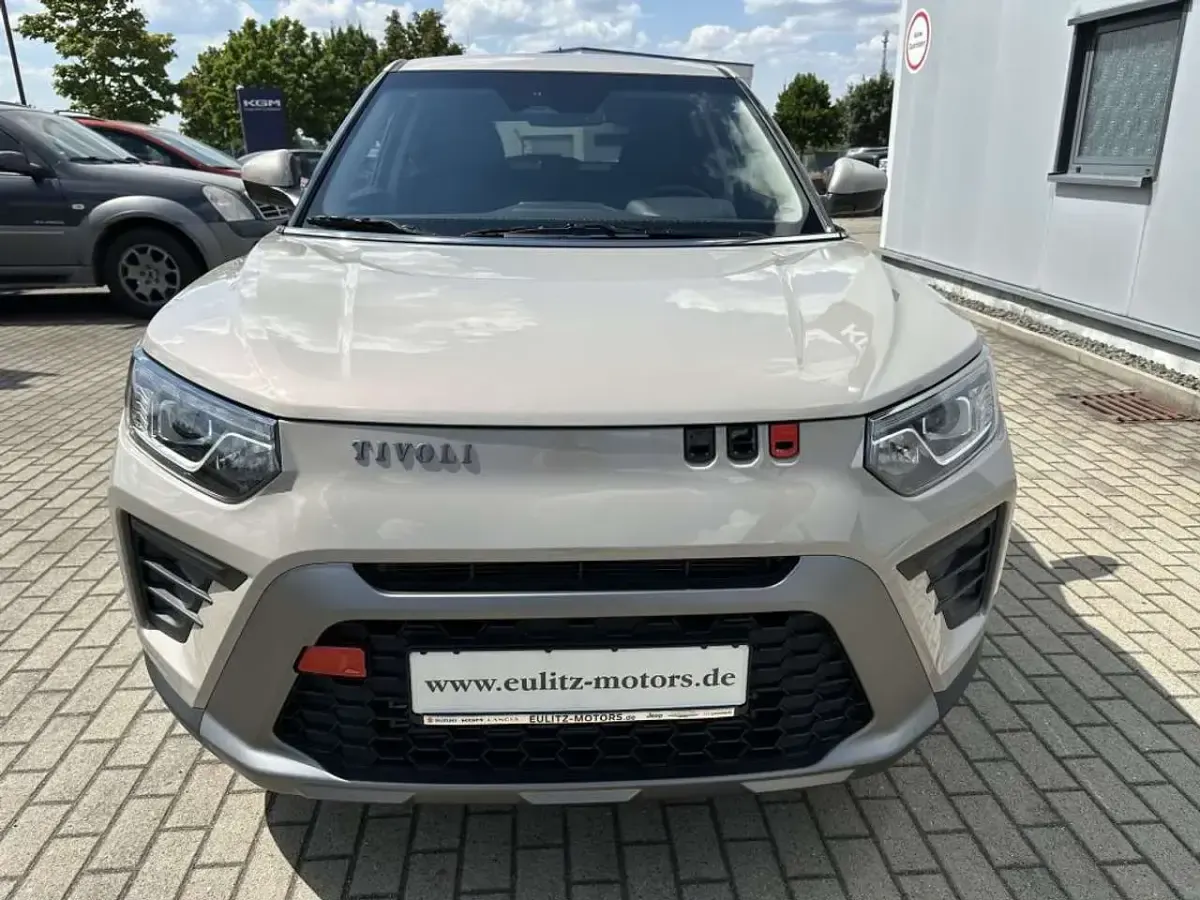 Neu SsangYong Tivoli 163 PS (119 kW) 2026 Latte greige metallic SUV