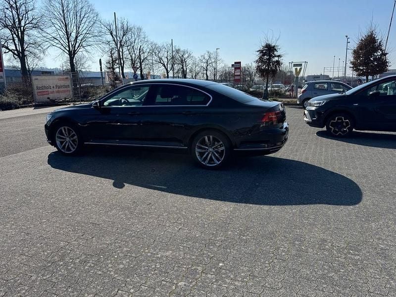 Gebraucht VW Passat Highline 220 PS (161 kW) 2016 Schwarz Limousine