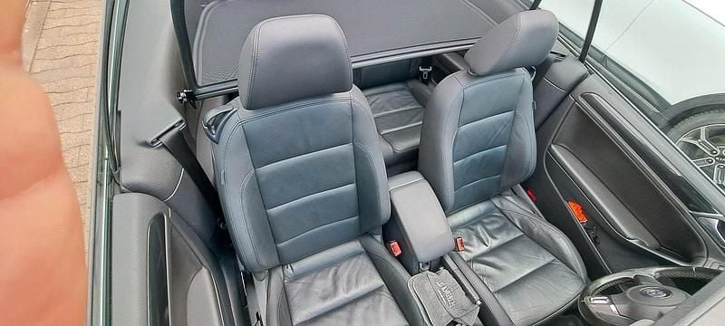 Second-hand VW Golf 105 CP (77 kW) 2011 Negru Cabrio