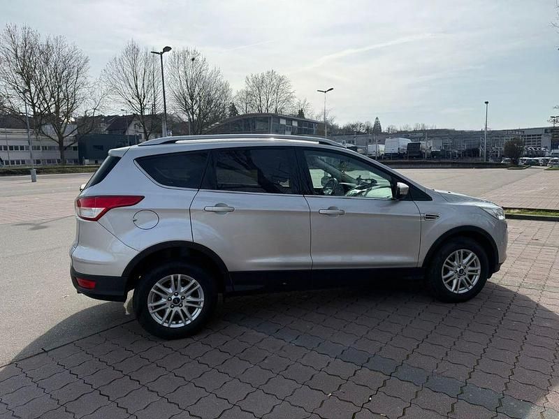 Gebraucht Ford Kuga Trend 140 PS (102 kW) 2014 Grau SUV