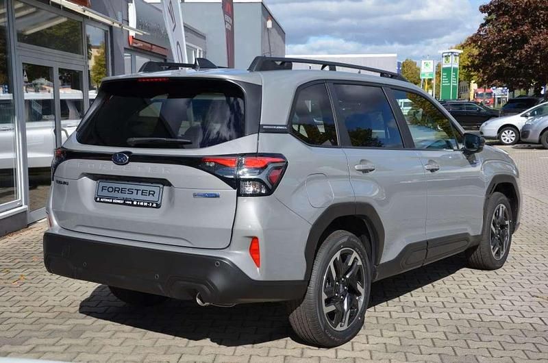 Neu Subaru Forester Exclusive+ 136 PS (100 kW) 2025 River rock pearl SUV