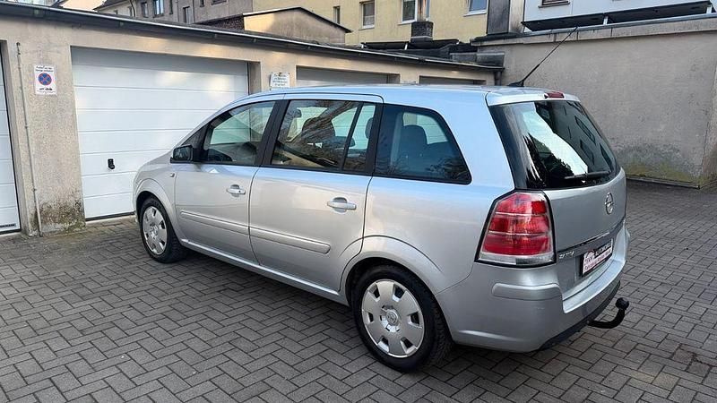 Gebraucht Opel Zafira Edition+ 150 PS (110 kW) 2006 Silber Van / Kleinbus
