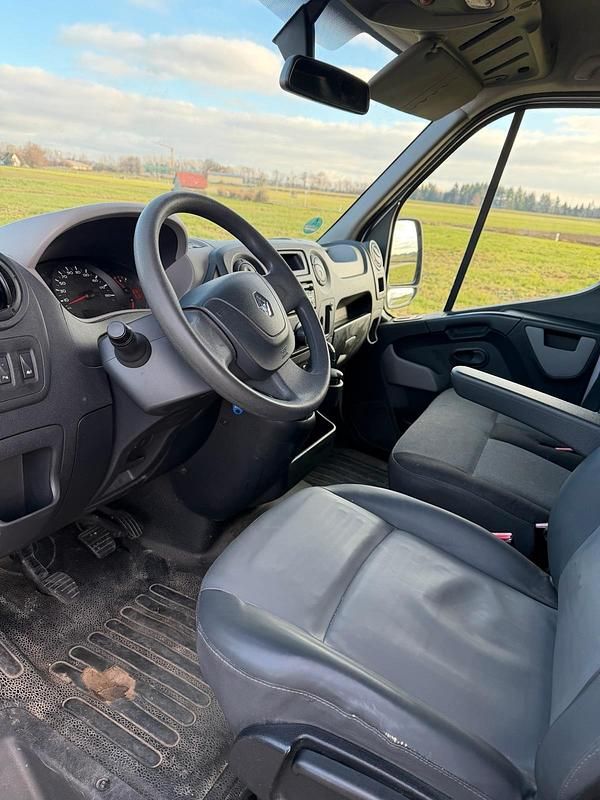 Second-hand Renault Master 2016 Argintiu Van