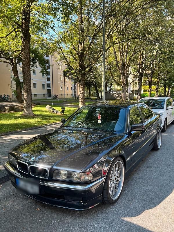 Schwarz Gebraucht 1997 BMW 728 Limousine | 11.400 € (Teuer) - Bild 1/4