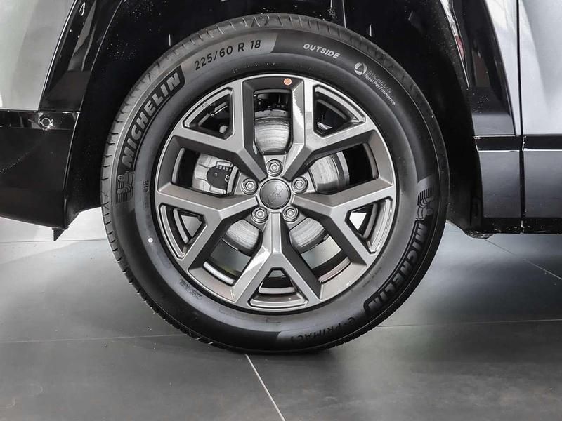 Neu Jeep Compass 145 PS (106 kW) 2026 Yosemite grey mit dach in vulc SUV