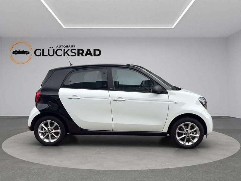 Gebraucht Smart ForFour Passion 71 PS (52 kW) 2019 Weiß Kleinwagen