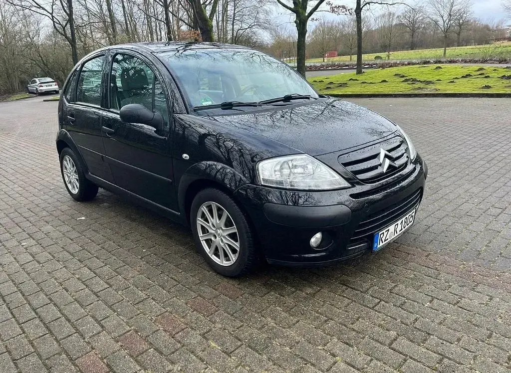Używany Citroën C3 68 KM (50 kW) 2007 Czarny Sedan/Limuzyna