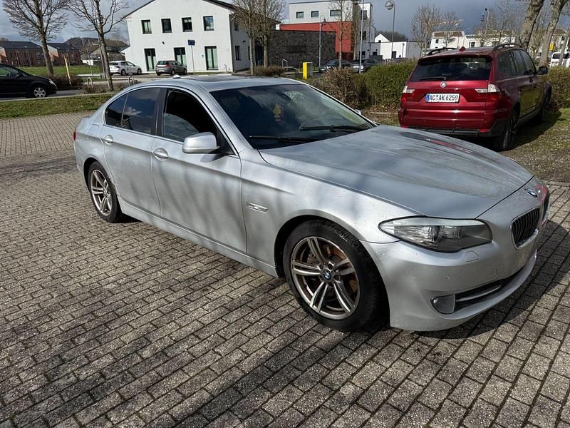 Gebraucht BMW 520 163 PS (119 kW) 2011 Silber Limousine