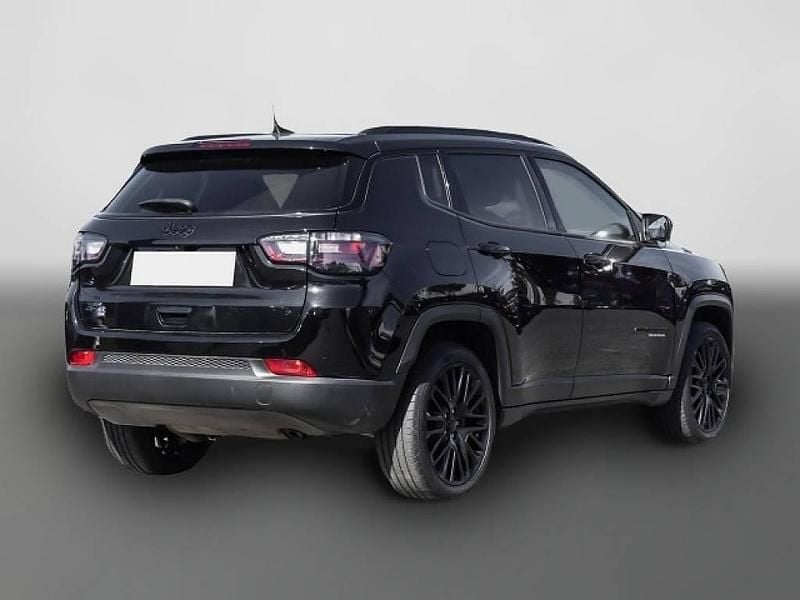 Gebraucht Jeep Compass Limited 241 PS (177 kW) 2022 Schwarz SUV