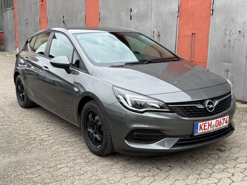 Grau Gebraucht 2020 Opel Astra Basis Limousine | 8.680 € (Superpreis) - Bild 1/4