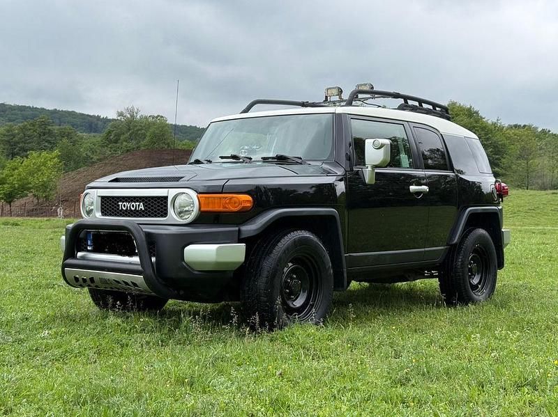 Schwarz Gebraucht 2009 Toyota FJ SUV | 30.000 € - Bild 1/4