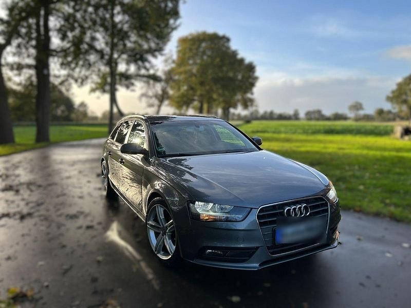 Grau Gebraucht 2012 Audi A4 Kombi | 9.999 € (Fairer Preis) - Bild 1/4