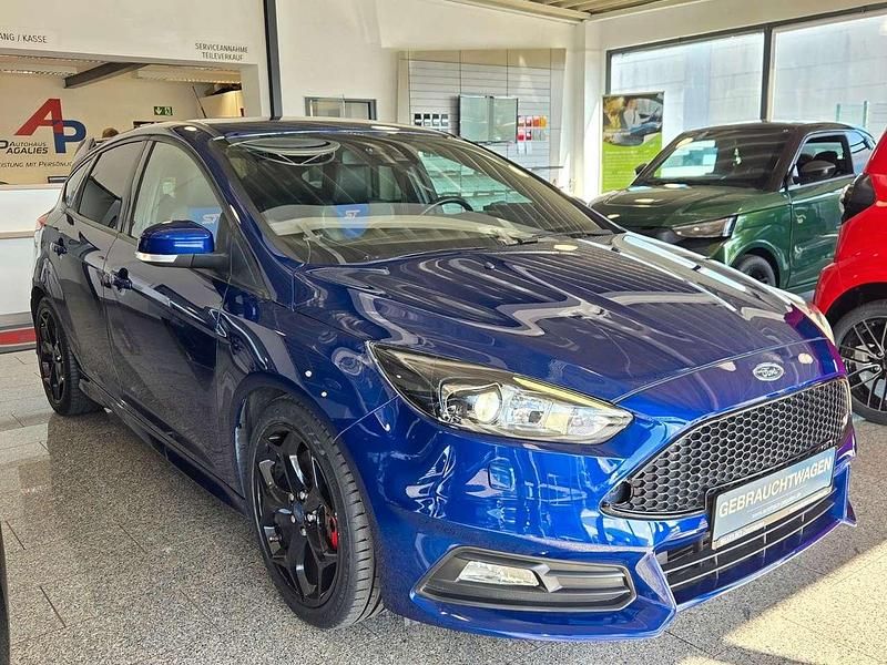 Gebraucht Ford Focus ST 250 PS (183 kW) 2015 Blau Coupé