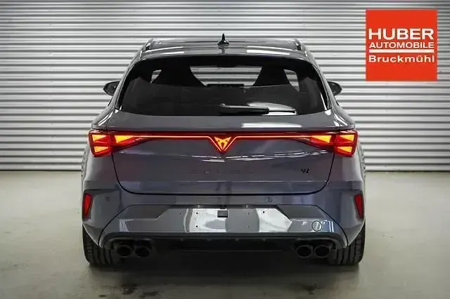 Gebraucht Cupra Leon VZ 333 PS (244 kW) 2025 Graphene grau metallic (r6) Kombi