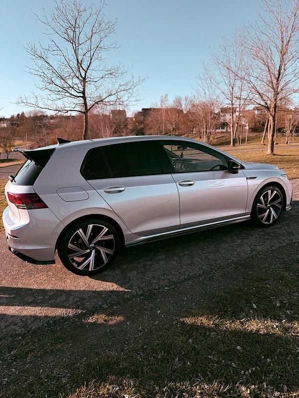 Gebraucht VW Golf VIII R-line 150 PS (110 kW) 2023 Silber Limousine