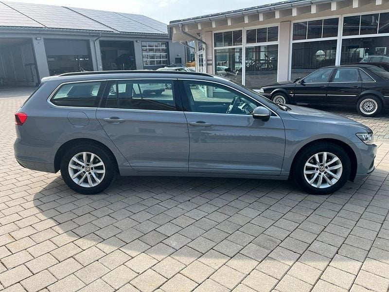 Gebraucht VW Passat Business 150 PS (110 kW) 2024 Grau Kombi