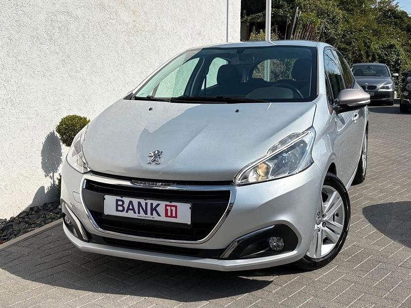 Grau Gebraucht 2016 Peugeot 208 Active Kleinwagen | 8.998 € (Fairer Preis) - Bild 1/4