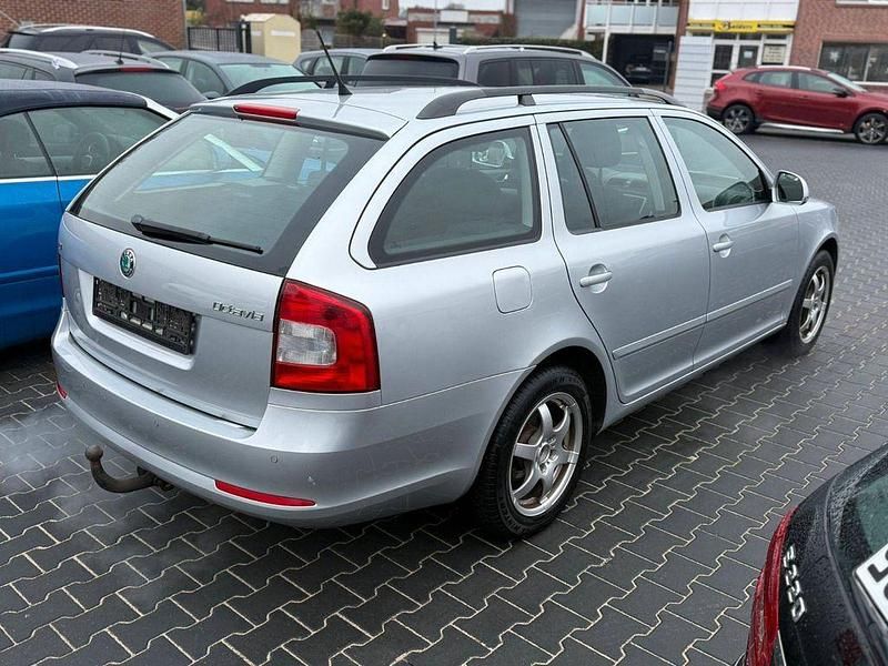 Gebraucht Skoda Octavia 105 PS (77 kW) 2011 Silber Kombi