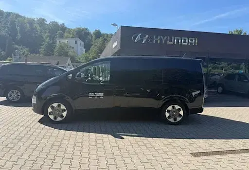 Gebraucht Hyundai Staria Trend 225 PS (165 kW) 2025 Schwarz Van / Kleinbus