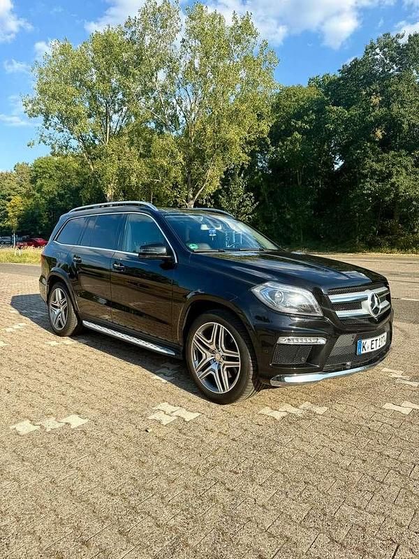 Schwarz Gebraucht 2015 Mercedes GL350 SUV | 32.300 € (Etwas zu teuer) - Bild 1/4