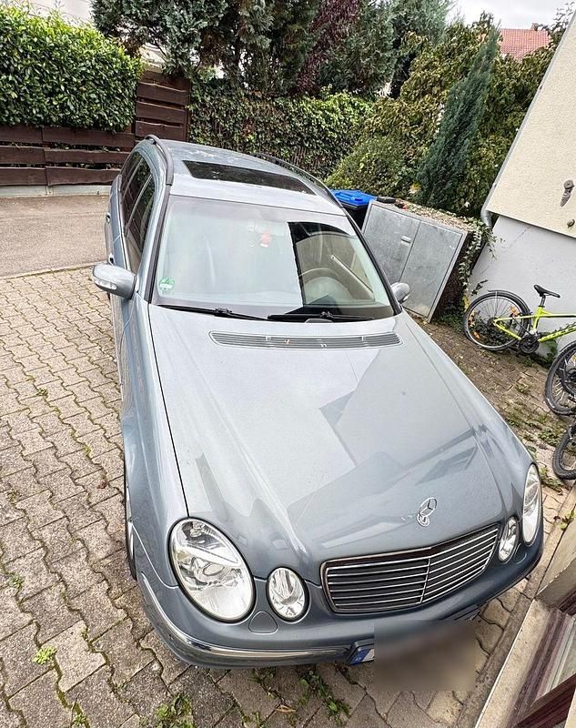Gebraucht Mercedes E220 Avantgarde 150 PS (110 kW) 2005 Blau Kombi