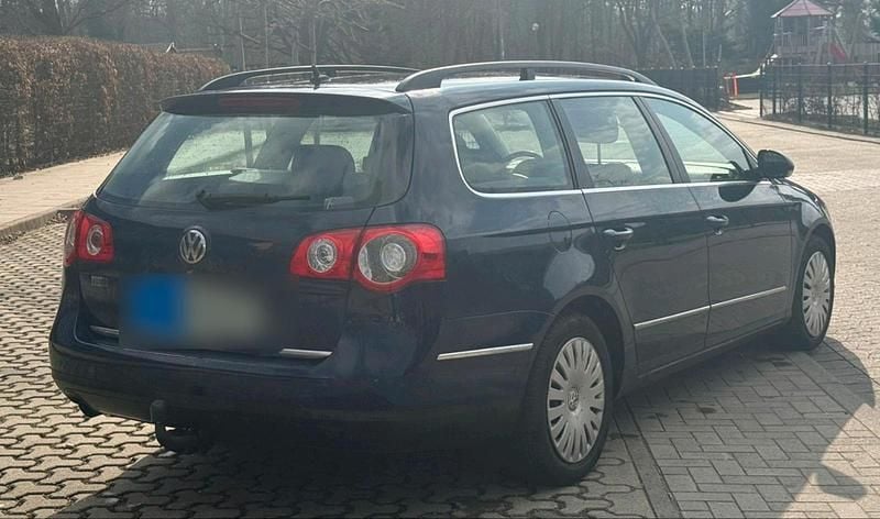 Gebraucht VW Passat 115 PS (84 kW) 2006 Blau Kombi