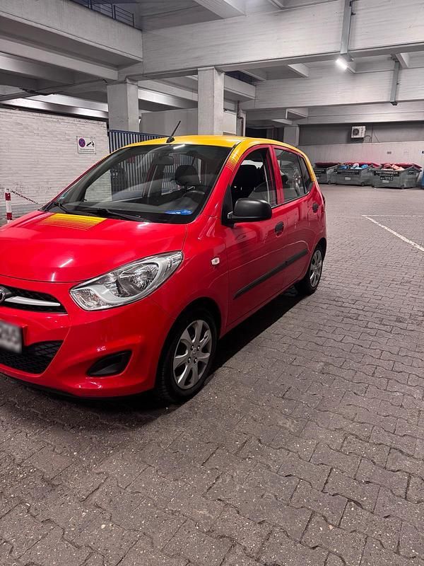 Gebraucht Hyundai i10 86 PS (63 kW) 2013 Rot Kleinwagen