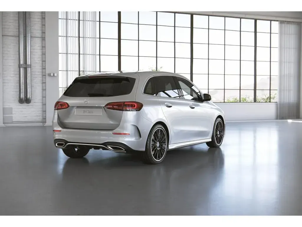 Gebraucht Mercedes B250 AMG 224 PS (164 kW) 2021 Iridiumsilber metallic Kleinwagen