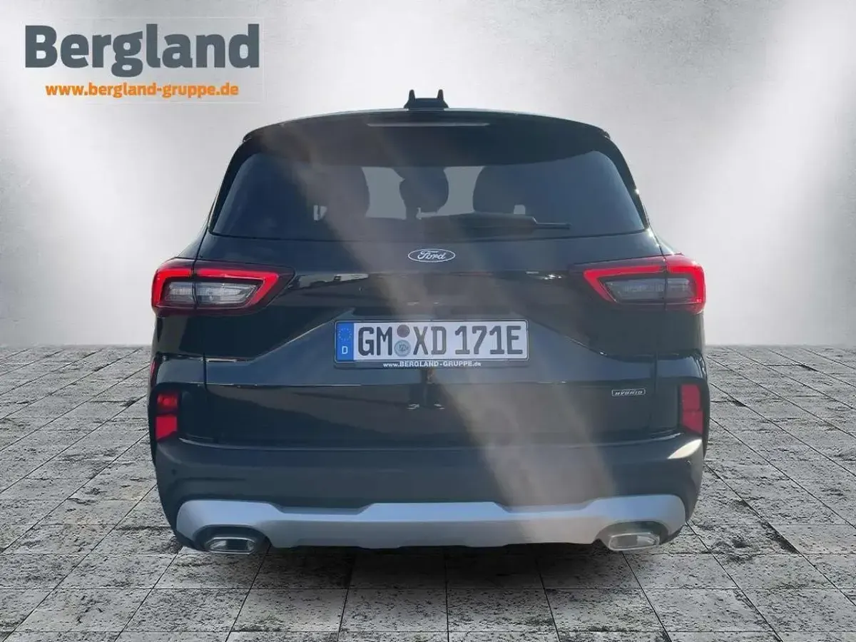 Second-hand Ford Kuga Active 243 CP (178 kW) 2025 Negru SUV