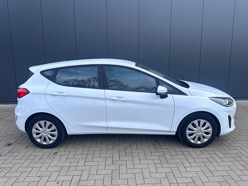 Gebraucht Ford Fiesta Cool & Connect 75 PS (55 kW) 2022 Weiß Kleinwagen