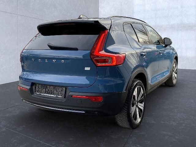Second-hand Volvo XC40 Core 185 kW (252 CP) 2022 Negru SUV